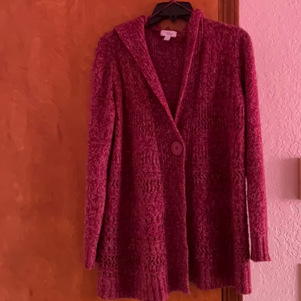 Maroon hooded sweater